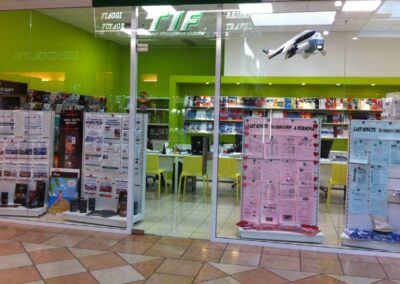 arredamento agenzia viaggi